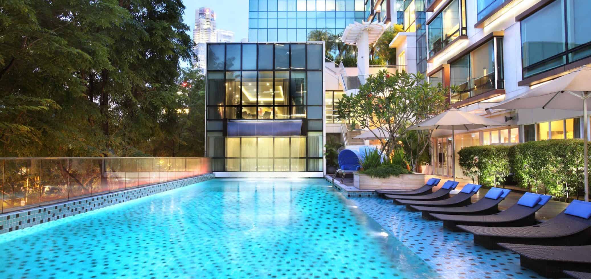 Park Regis Singapore swimming pool